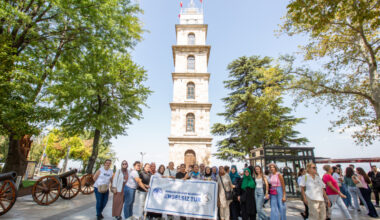 Bursa’nın güzelliklerini işaret diliyle tanıyorlar