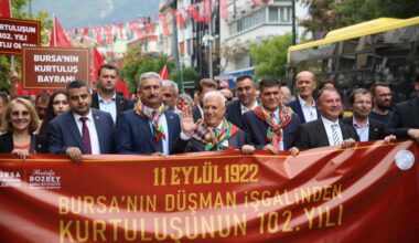 Yeşil Bursa, al sancağına kavuştu Yeşil Bursa, al sancağına kavuştu