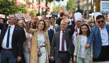Bursa Gastronomi Festivali kortej yürüyüşüyle başladı Bursa Gastronomi Festivali kortej yürüyüşüyle başladı