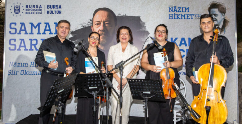 Nâzım Hikmet şiirlerle anıldı