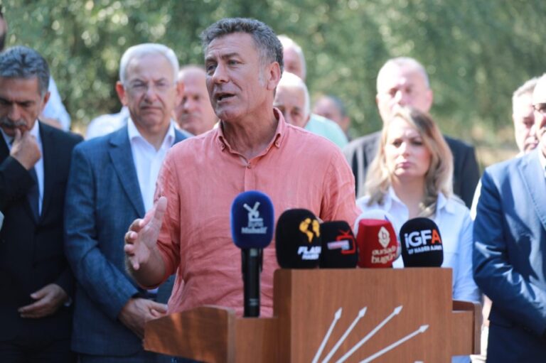 Orhan Sarıbal’dan kapatılmaya zorlanan Anadolu Lisesi hakkında soru önergesi