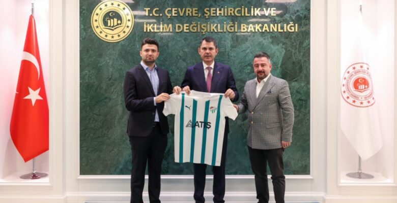 Enes Çelik’ten Bakan Murat Kurum’a Bursaspor Forması