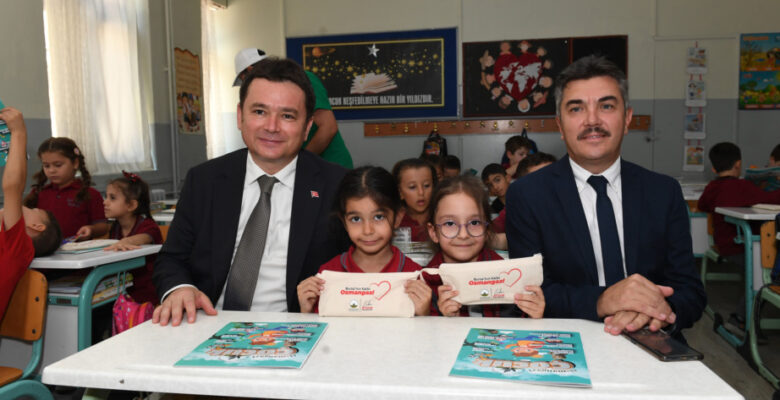 Başkan Aydın, öğrencilerin ilk ders heyecanını paylaştı