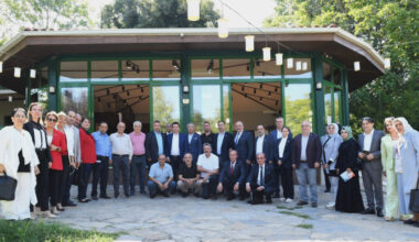 Başkan Aydın muhtarları dinliyor, sıkıntıları bir bir çözüyor