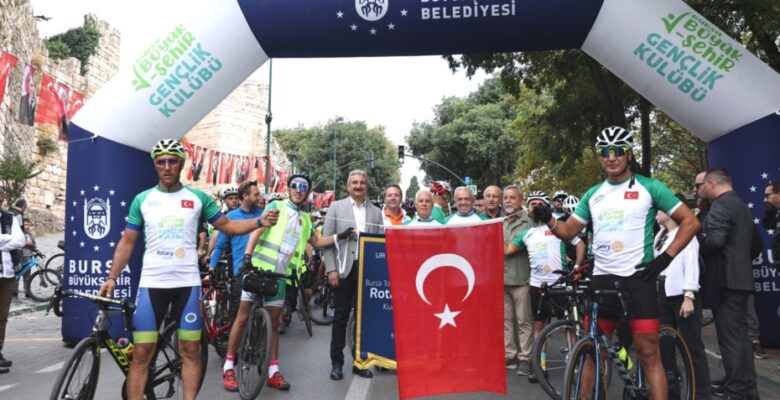 “Tophane-Nilüfer-Mudanya Bisiklet Turu”yla yeşile pedalladılar
