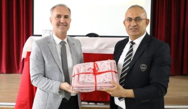 İNEGÖL’DE GENÇLER ŞEHİR YÖNETİMİNE KATKI SUNUYOR İNEGÖL’DE GENÇLER ŞEHİR YÖNETİMİNE KATKI SUNUYOR