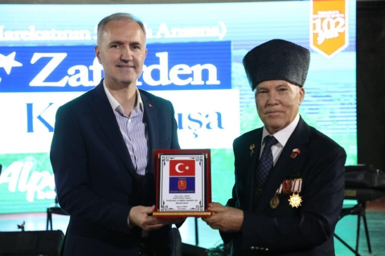 KIBRIS BARIŞ HAREKÂTININ 50.YILI KAHRAMANLIK EZGİLERİYLE KUTLANDI