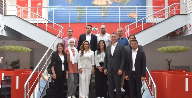 ÇİLEK MOBİLYA, DÜNYA ÇAPINDA SEKTÖRE ÖRNEK OLUYOR