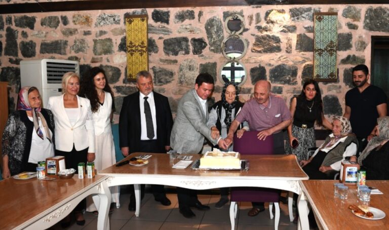 Başkan Erkan Aydın, Alzheimer hastalarını unutmadı