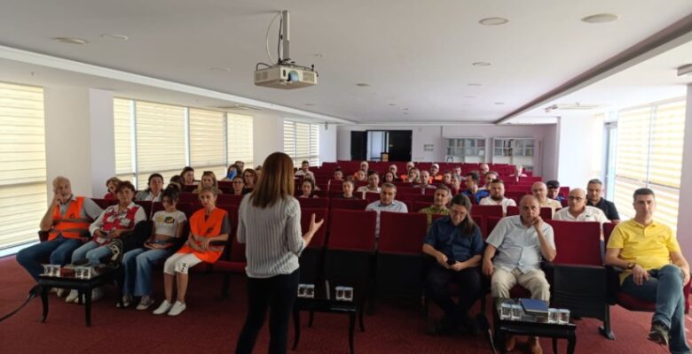 Gemlik Belediyesi çalışanları Temel Afet Bilinci Eğitimi aldı