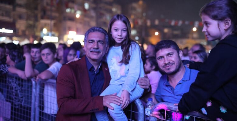 Gemlik Zeytini Festivali’ne Gemlikli sanatçılar damga vurdu