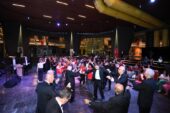 Kurtuluş’un 102. Yılında Atatürk sevdiği şarkılar ile anıldı