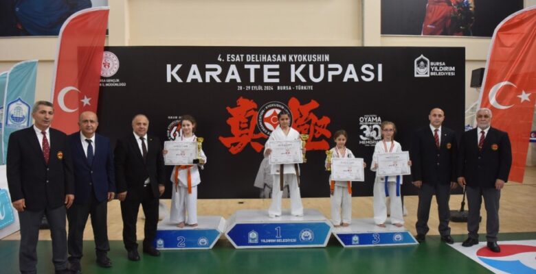 YILDIRIMLI KARATECİLERDEN 50 MADALYA
