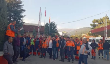 TÜRK İŞ’TEN İŞE 1 SAAT GEÇ BAŞLAMA EYLEMİ
