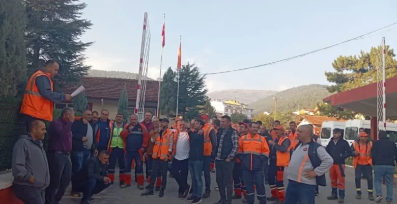 TÜRK İŞ’TEN İŞE 1 SAAT GEÇ BAŞLAMA EYLEMİ