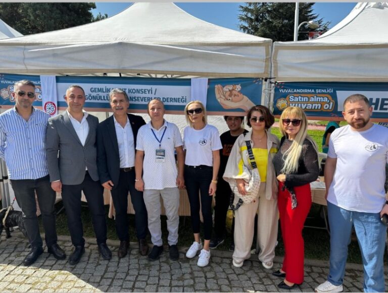 SATIN ALMA, YUVAM OL ETKİNLİĞİNDE GEMLİK STANDINA YOĞUN İLGİ