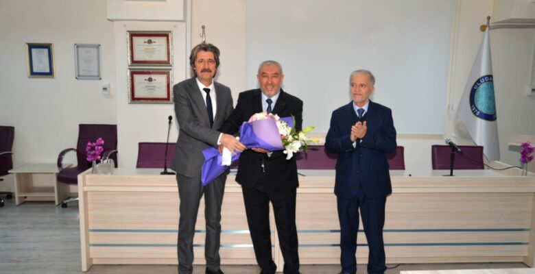 İlahiyat Fakültesinde Bayrak Değişimi