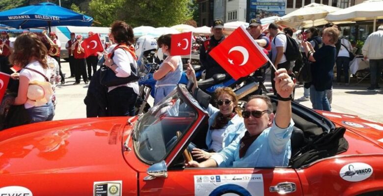 Klasik otomobiller 12’inci kez yola çıkıyor