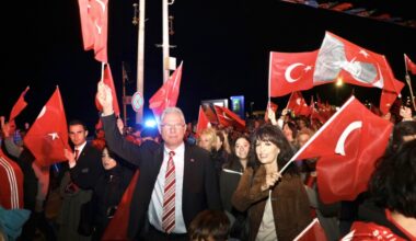 MUDANYA’DA DENİZDEN KARAYA CUMHURİYET COŞKUSU