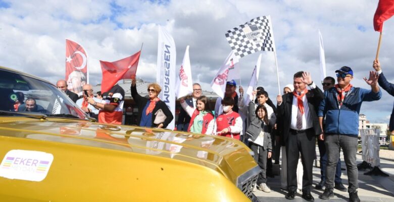 Klasik Otomobiller Lösemi Hastaları İçin Yollarda