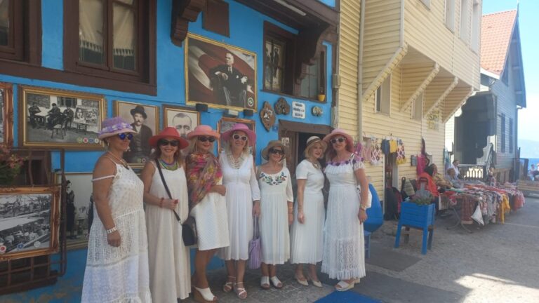 Şapka Seven Cumhuriyet Kadınları Mudanya Mütareke Evi’nde