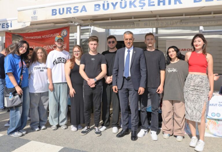 Bursa’da üniversiteli gençlere sıcak karşılama