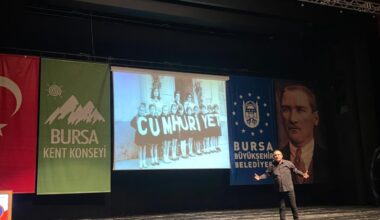 Sunay Akın, ‘Cumhuriyet’e giden yol’da Bursalılar ile buluştu