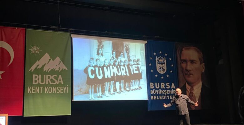 Sunay Akın, ‘Cumhuriyet’e giden yol’da Bursalılar ile buluştu
