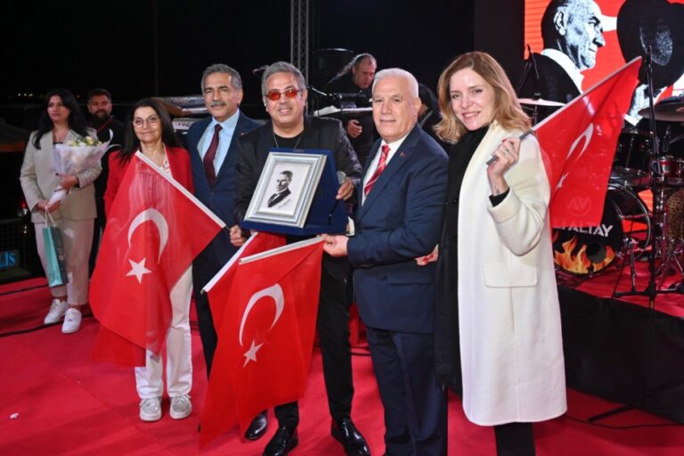 29 Ekim coşkusu Karacabey ve Gemlik’te