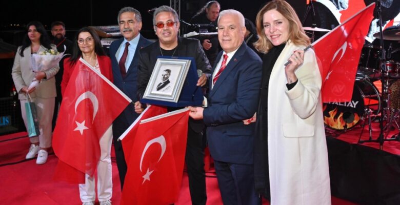29 Ekim coşkusu Karacabey ve Gemlik’te