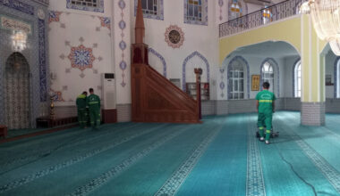 Osmangazi’deki camiler temizleniyor