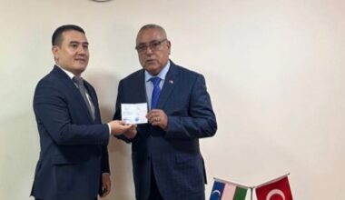 ÖZBEKİSTAN İLK KEZ BİR TÜRK’E FAHRİ VATANDAŞLIK VERDİ…