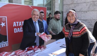 Nilüfer Atatürk posterleriyle donanıyor
