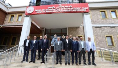 BAŞKAN ALPER TABAN’DAN İTFAİYE PERSONELİ VE HUZUR EVİ SAKİNLERİNE ZİYARET