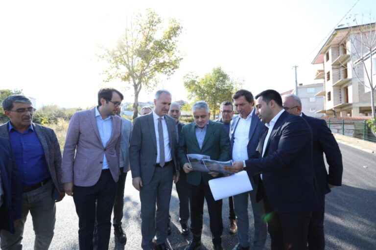 ASFALT ÇALIŞMALARI YENİCEKÖY MAHALLESİNDE DEVAM EDİYOR