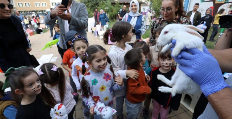 MİNİK ELLERDEN CAN DOSTLARI İÇİN BÜYÜK İŞ