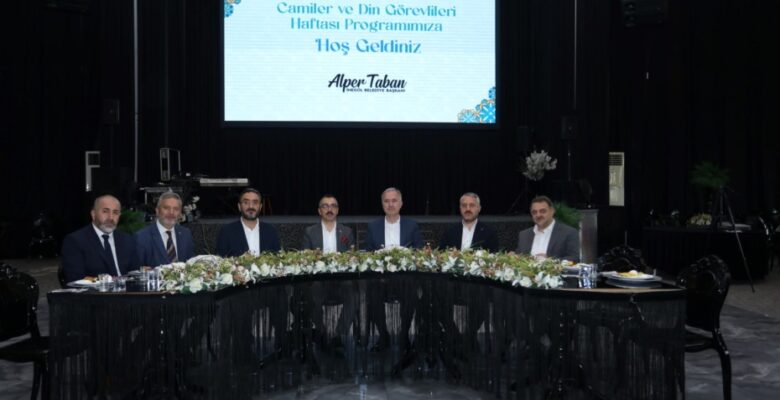 İNEGÖL BELEDİYESİ DİN GÖREVLİLERİNİ AĞIRLADI