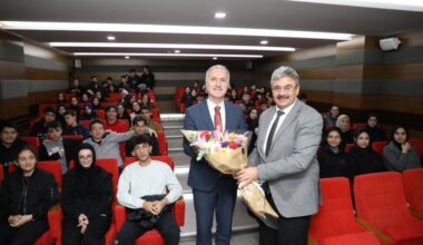BAŞKAN TABAN ŞEHİT FEVZİ BAŞARAN ANADOLU İHL ÖĞRENCİLERİYLE BULUŞTU