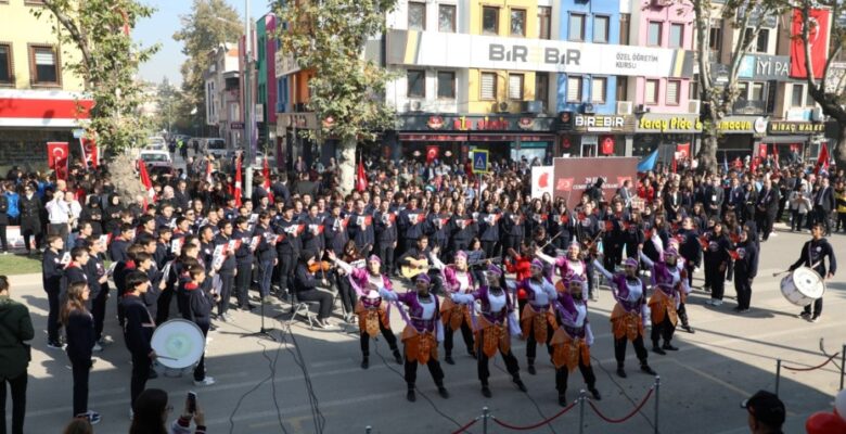 CUMHURİYET BAYRAMI İNEGÖL’DE DE COŞKUYLA KUTLANDI