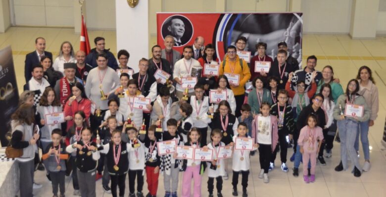 29 Ekim Cumhuriyet Bayramı 4. ELO Satranç Turnuvası Gerçekleştirildi