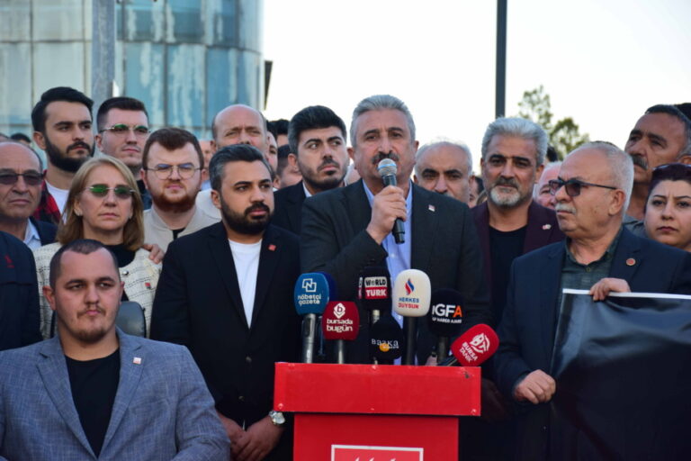 CHP BURSA’DAN AHMET ÖZER’İN TUTUKLANMASINA TEPKİ