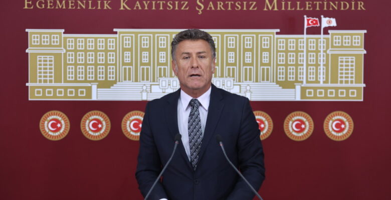 Orhan Sarıbal; “Mısır üreticisi ithalatla terbiye ediliyor ya da bile bile zarar ettiriliyor”