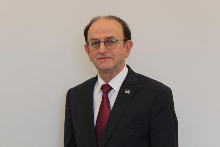 ‘Cumhuriyeti Çoğulcu Demokrasiye Çevirelim’