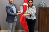 Ömrümü “Türk Dili”ne adayan BUÜ’lü akademisyen ödüle doymuyor