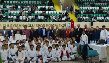YILDIRIM’DA ‘CUMHURİYET’ KUPASI YILDIRIM’DA ‘CUMHURİYET’ KUPASI
