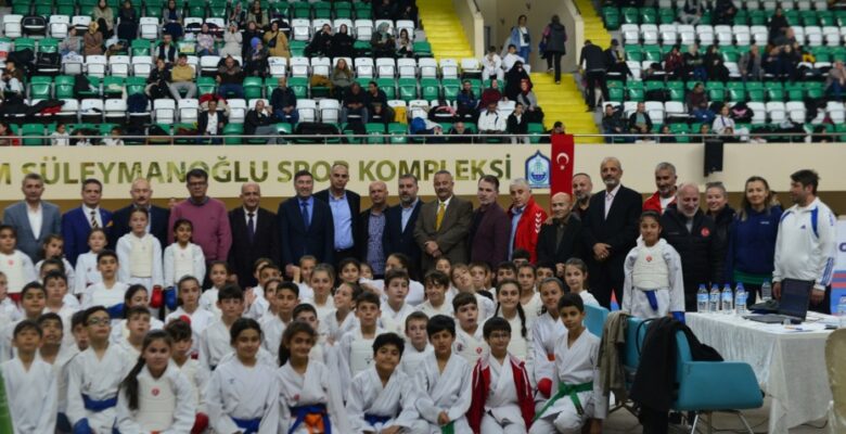 YILDIRIM’DA ‘CUMHURİYET’ KUPASI