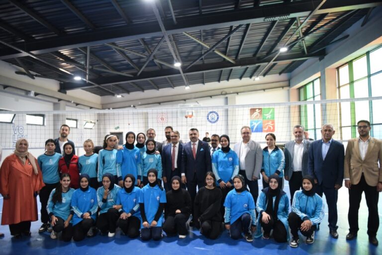 SAKARYA KAPALI SPOR SALONU AÇILIŞA HAZIR