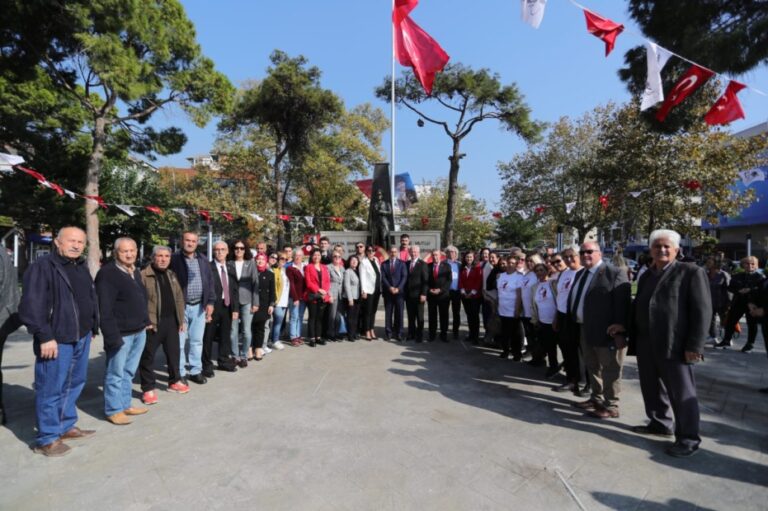 CHP’liler tek ses: “Çok yaşa Cumhuriyet!”