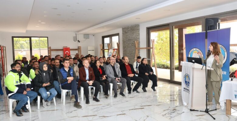 “KÖPEKLER BEDEN DİLİMİZİ ANLIYOR”