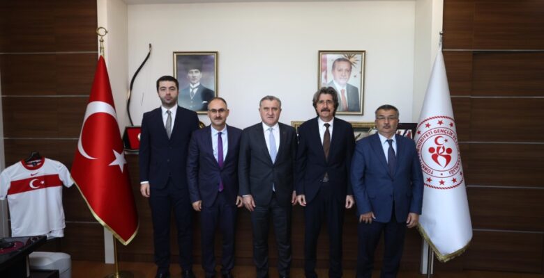 Üniversite Yönetiminden Gençlik ve Spor Bakanına ziyaret